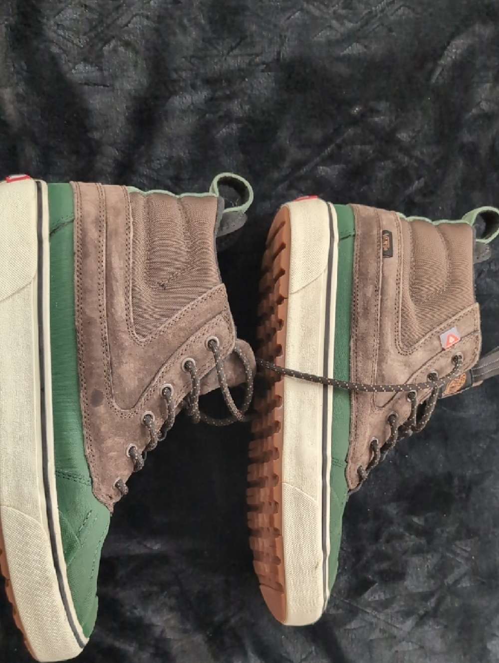 Vans Green and Brown Duck Boots High-Top Skate Boots - Picture 4 of 4